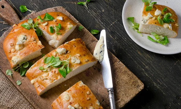 Zelfgemaakte Focaccia Brood. — Stockfoto