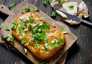 Ev yapımı Focaccia ekmek. 