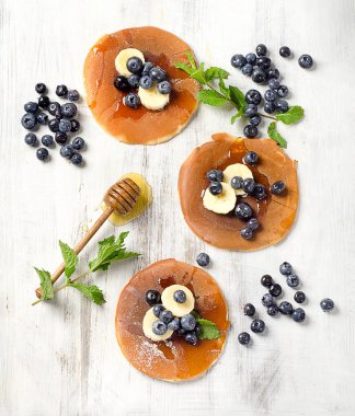 taze meyve ile Pancakes