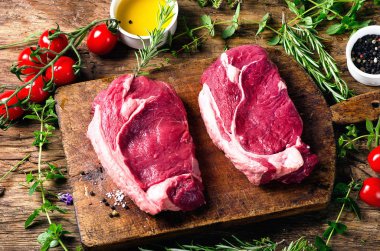 Çiğ et antrikot biftek 