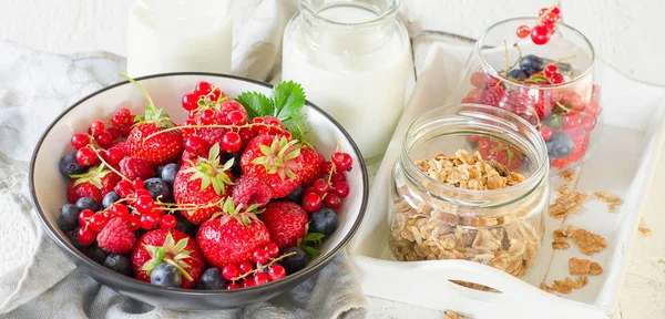 Sund frukost med bär. — Stockfoto