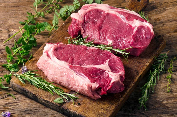 Surowe mięso stek Ribeye — Zdjęcie stockowe