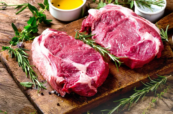 Syrové maso Ribeye steak — Stock fotografie