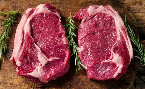 Carne cruda Bistecca di Ribeye — Foto Stock