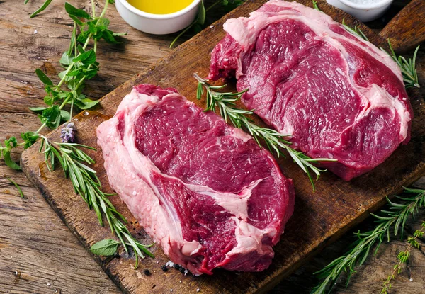 Carne cruda Bistecca di Ribeye — Foto Stock