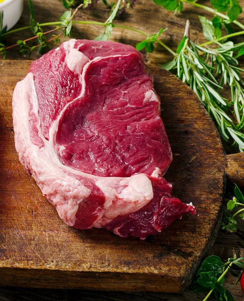 Rått kött Ribeye steak — Stockfoto