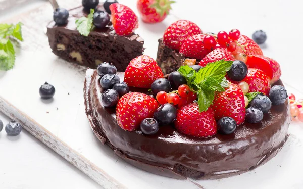 बेरीसह चॉकलेट केक — स्टॉक फोटो, इमेज