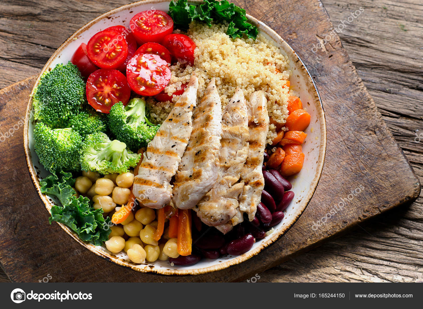 Prato saudável com frango grelhado — Fotografias de Stock © bit245