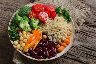 sağlıklı sebze kasesi  