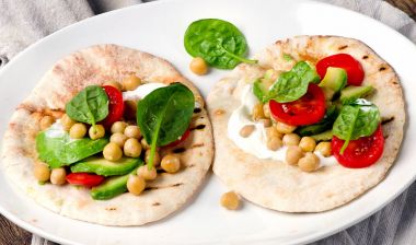 Sebze ile ev yapımı gözleme