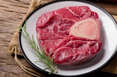 Ham sığır eti ham ossobuco için