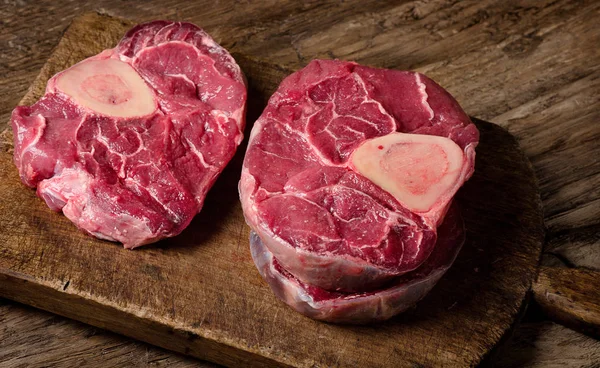 원시 쇠고기 고기 ossobuco에 대 한 — 스톡 사진