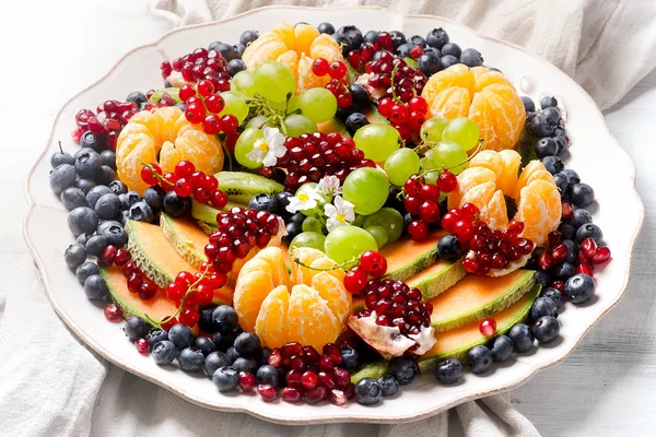 Frutas y bayas frescas — Foto de Stock