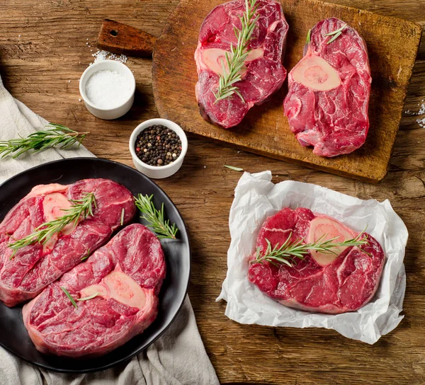 Carne crua de bovino para ossobuco — Fotografia de Stock