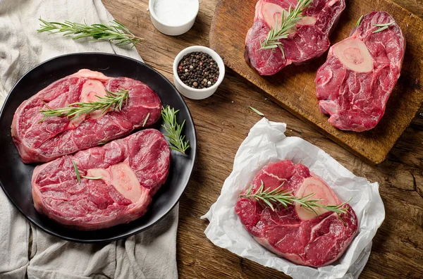 Carne crua de bovino para ossobuco — Fotografia de Stock