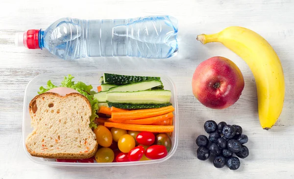 Healthy lunch box — Stock Photo, Image