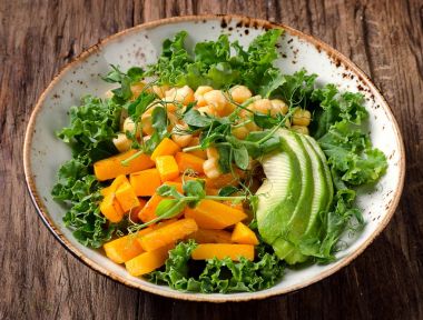 Nohut, kabak ve avokado