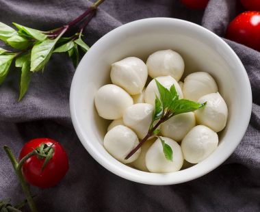 Küçük Mozzarella toplar 