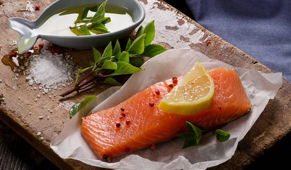 Salmon fillet dengan lemon — Stok Foto