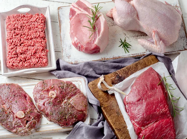 Variété de tranches de viande — Photo