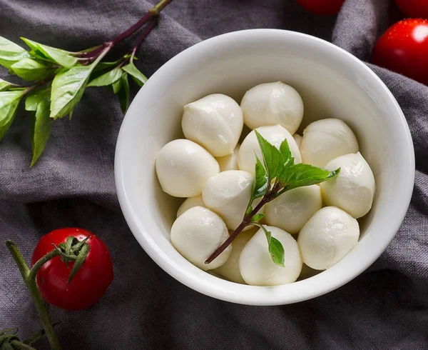 Small mozzarella balls — Stock Photo, Image
