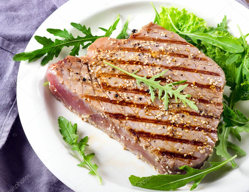 Grilled tuna steak 