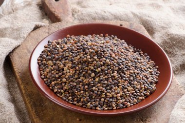 Kuru organik kahverengi mercimek