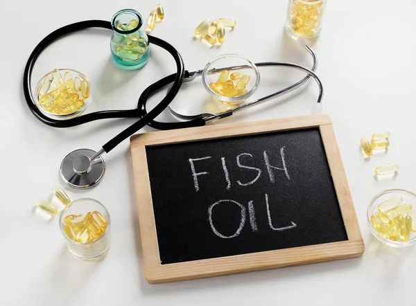 Kapsułki oleju z ryb — Zdjęcie stockowe