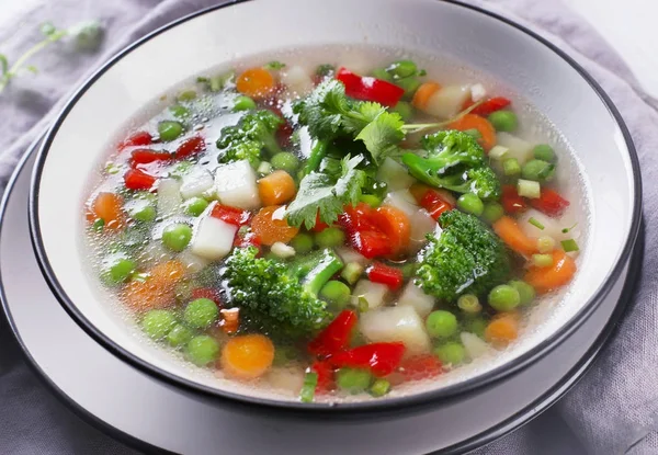 Sopa de verduras sabrosas —  Fotos de Stock