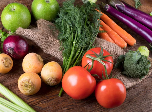 Verduras Frescas Crudas Sobre Fondo Madera Concepto Comida Saludable Bio —  Fotos de Stock