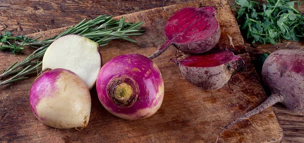 Fresh Turnips Rustic Wooden Board Organic Foods Top View — Stock Photo, Image