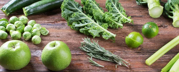 Verdure Verdi Biologiche Fresche Fondo Legno Concetto Alimentazione Sana Vista — Foto Stock