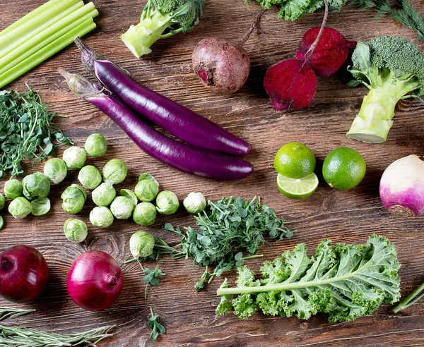 Purple Green Fresh Vegetables Vegetarian Food Concept Healthy Eating — Stock Photo, Image