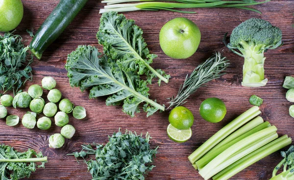 Fresh Organic Green Vegetables Wooden Background Concept Healthy Eating View — Stock Photo, Image