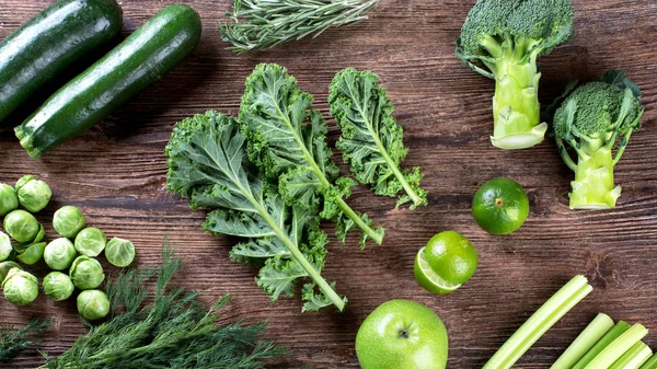 Свіжі органічні зелені овочі — стокове фото