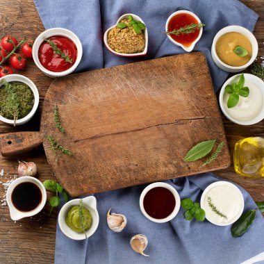 çeşitli soslar kâse