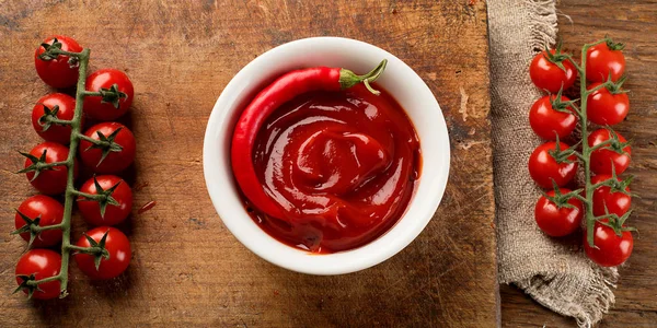 Fresh tomato sauce — Stock Photo, Image