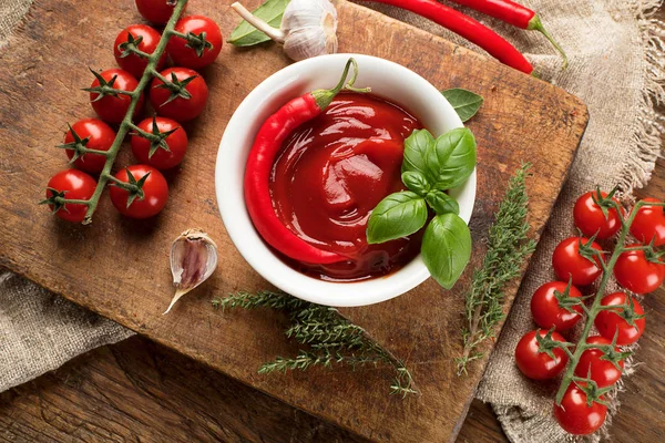 Fresh tomato sauce — Stock Photo, Image