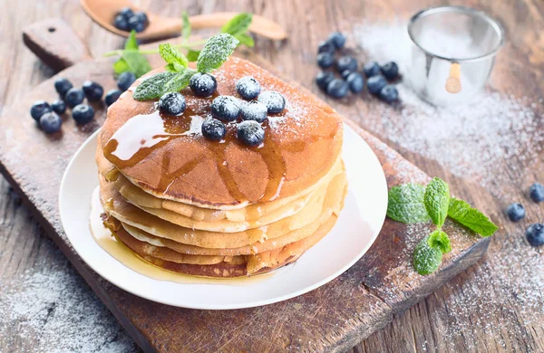 Crêpes Aux Myrtilles Pour Petit Déjeuner — Photo