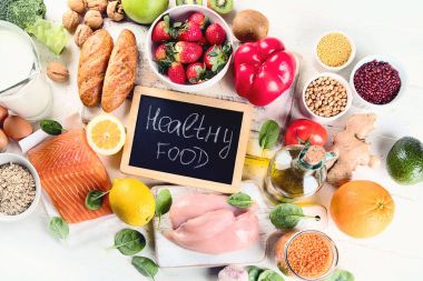 Sağlıklı gıda kavramı. Dengeli beslenme. Doğal gıda. Yukarıdan görüntülemek 