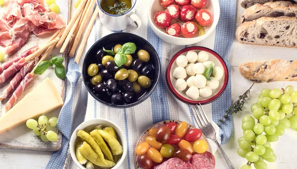 Typical Italian Antipasto Mixed Antipasto Platter Traditional Italian Food — Stock Photo, Image