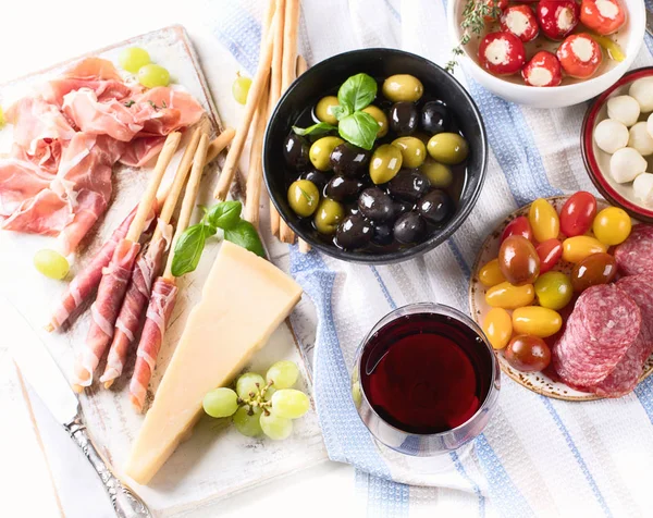 Typical Italian Antipasto Mixed Antipasto Platter Traditional Italian Food — Stock Photo, Image