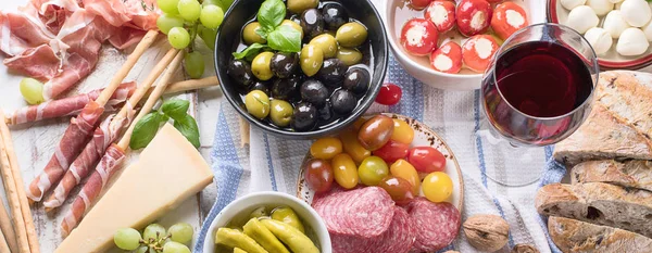 Typical Italian Antipasto Mixed Antipasto Platter Traditional Italian Food — Stock Photo, Image