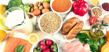 Dengeli beslenme. Sağlıklı gıda kavramı. Yemek pişirmek için malzemeler. Üstten Görünüm