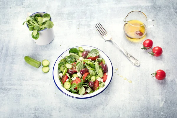 Salada Legumes Frescos Com Queijo Feta Salada Grega Tradicional — Fotografia de Stock