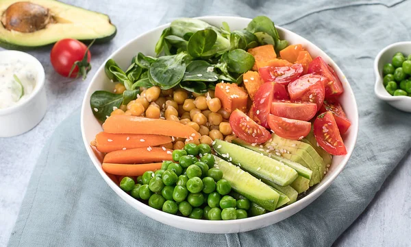 Sağlıklı vegan vejetaryen kase. 