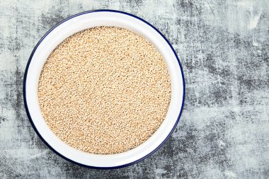 Beyaz quinoa tohumları. Superfood