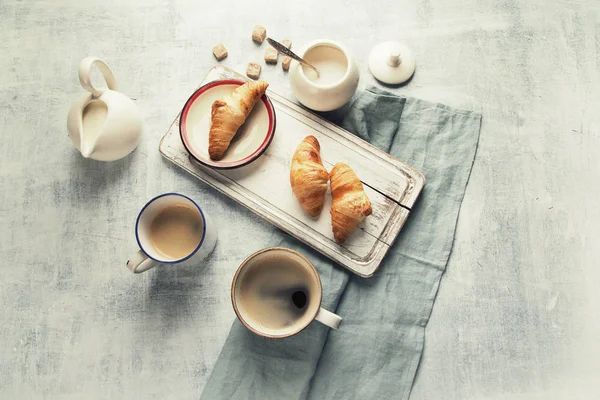 Reggeli Csésze Kávé Croissant Felülnézet Tónusú — Stock Fotó