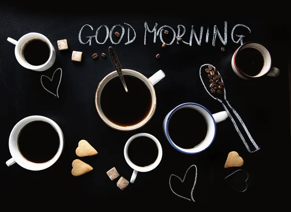Kara Tahta Üzerinde Kahve Fincanı Günaydın Kahve Kavramı Üstten Görünüm — Stok fotoğraf