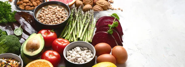Lebensmittel mit hohem Vitamin-b9-Gehalt - Folsäure. — Stockfoto